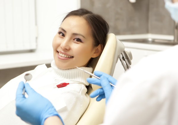 Comparing  Professional Teeth Whitening Options From A Cosmetic Dentist